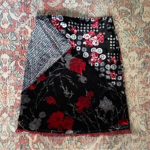Vintage 90s/Y2K Red & Black Velvet-y Skirt